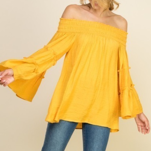 Des Feli Tops - Off Shoulder Top